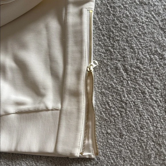 Varley Anthropologie Side Zip Sweatshirt - Picture 10 of 15